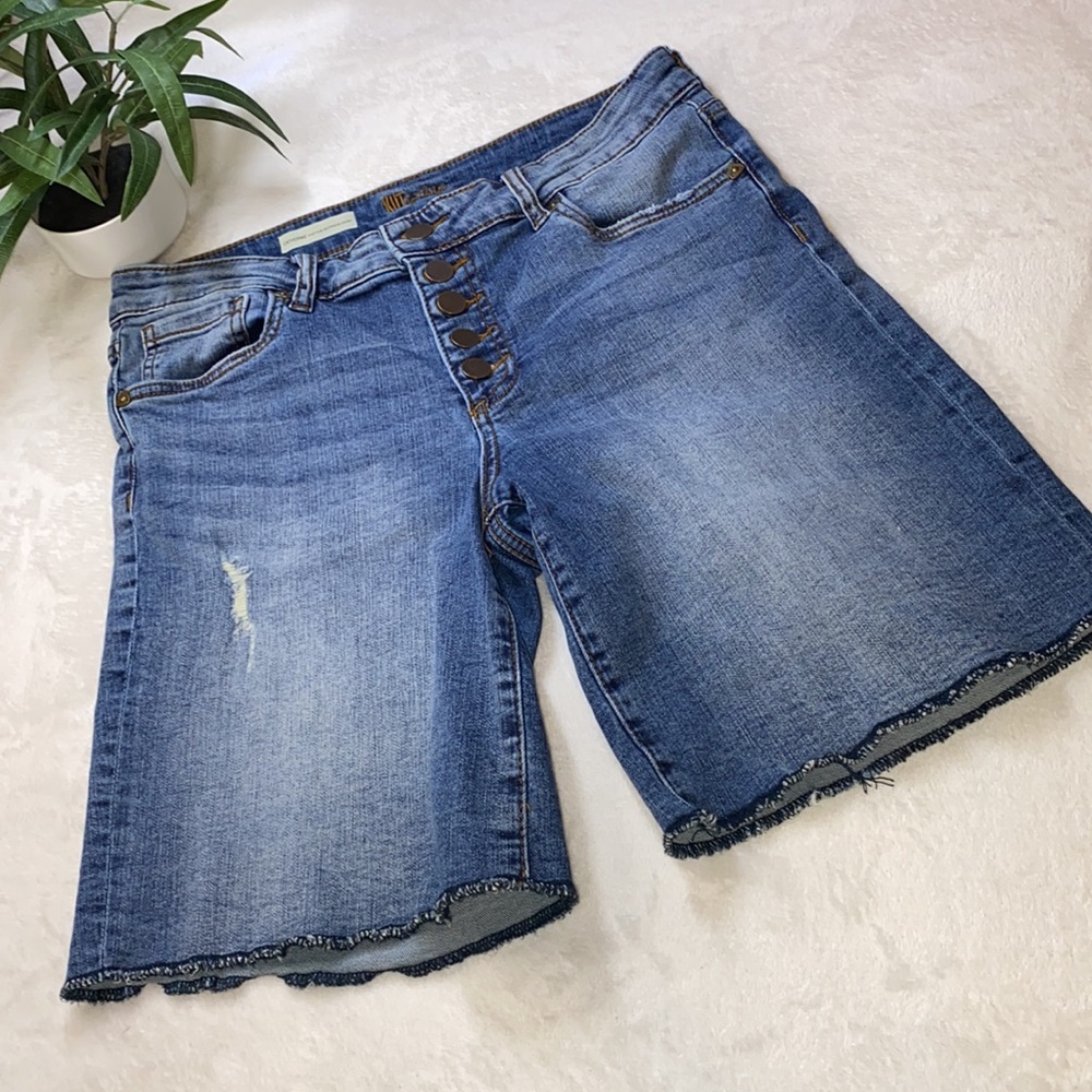 Kut From The Cloth Button Fly Catherine High Rise Boyfriend Short - Picture 14 of 14